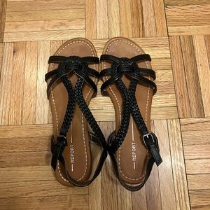 NWOT Report black strappy sandals 6.5